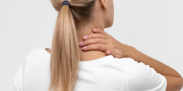 Is Your Phone Causing “Tech Neck”? How to Fix Modern Posture Pain.